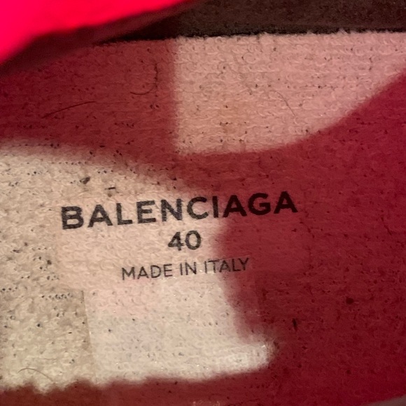 Women Authentic Balenciaga Trainers - Picture 6 of 8